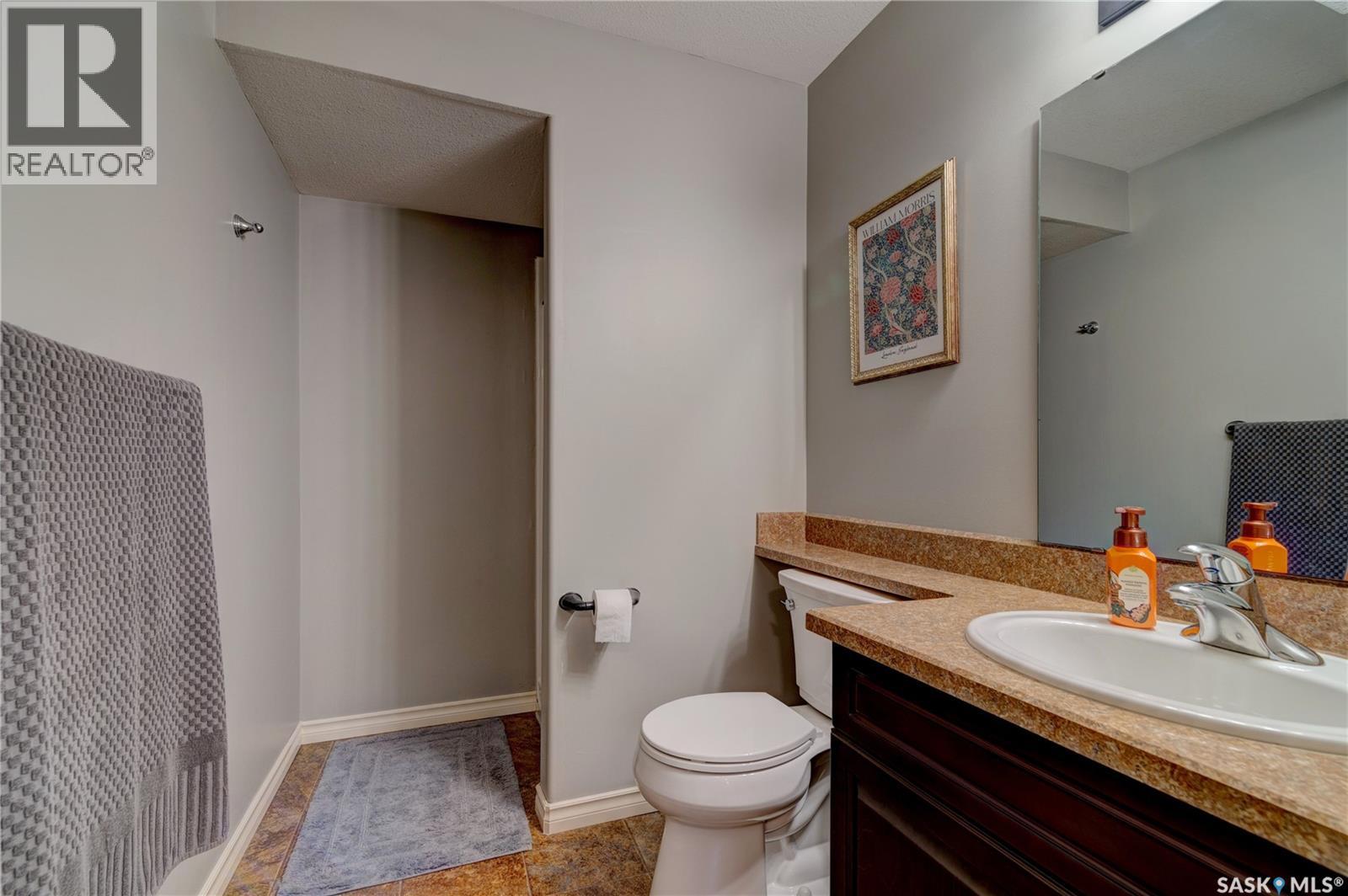 751 Bluebird CRESCENT — photo 34