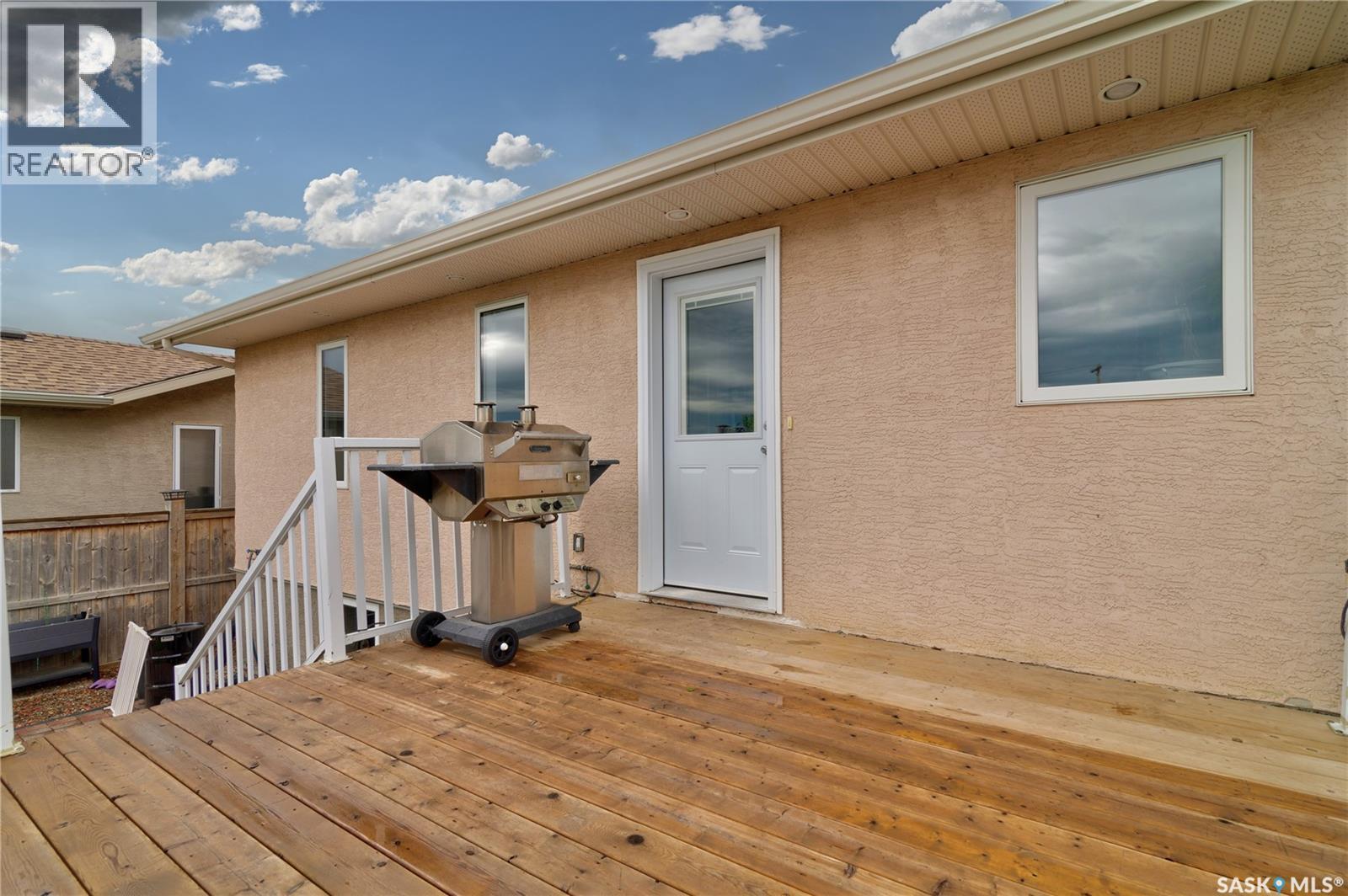 751 Bluebird CRESCENT — photo 38
