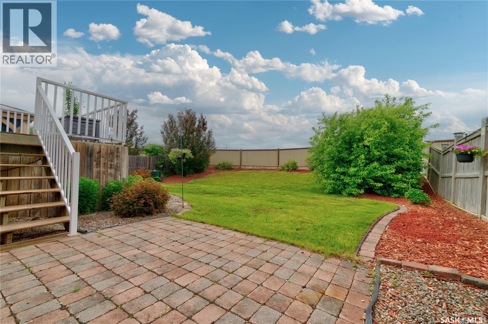 751 Bluebird CRESCENT — photo 40