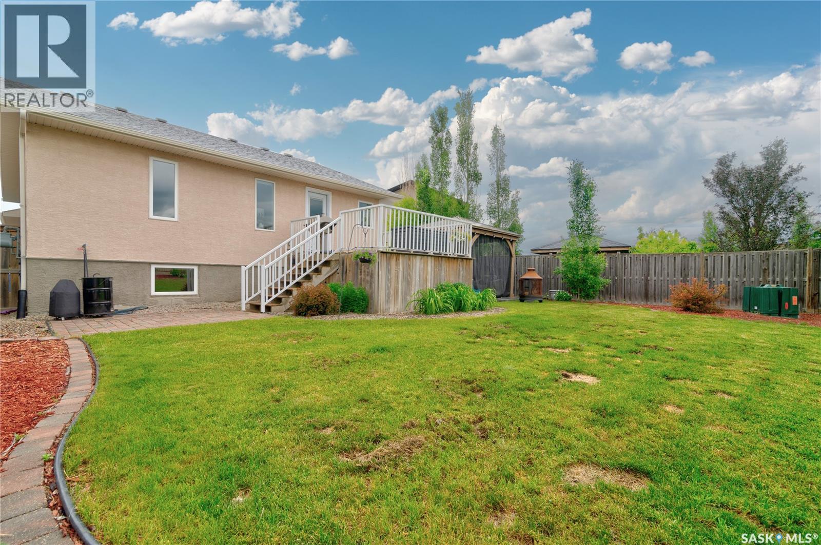 751 Bluebird CRESCENT — photo 41