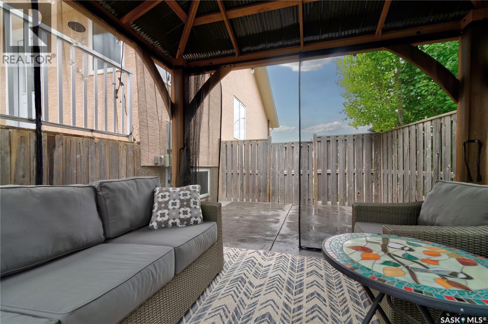751 Bluebird CRESCENT — photo 48