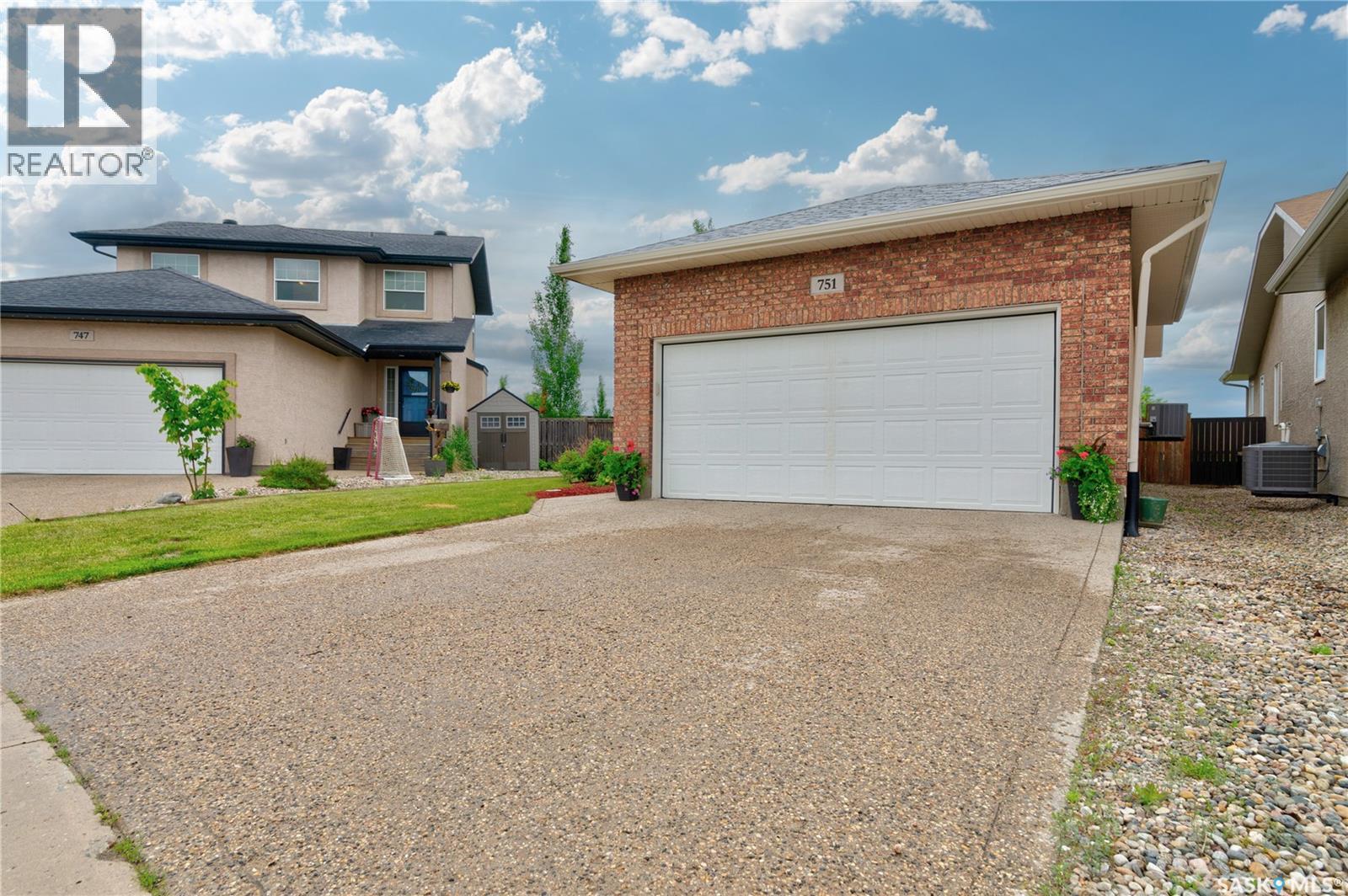 751 Bluebird CRESCENT — photo 49
