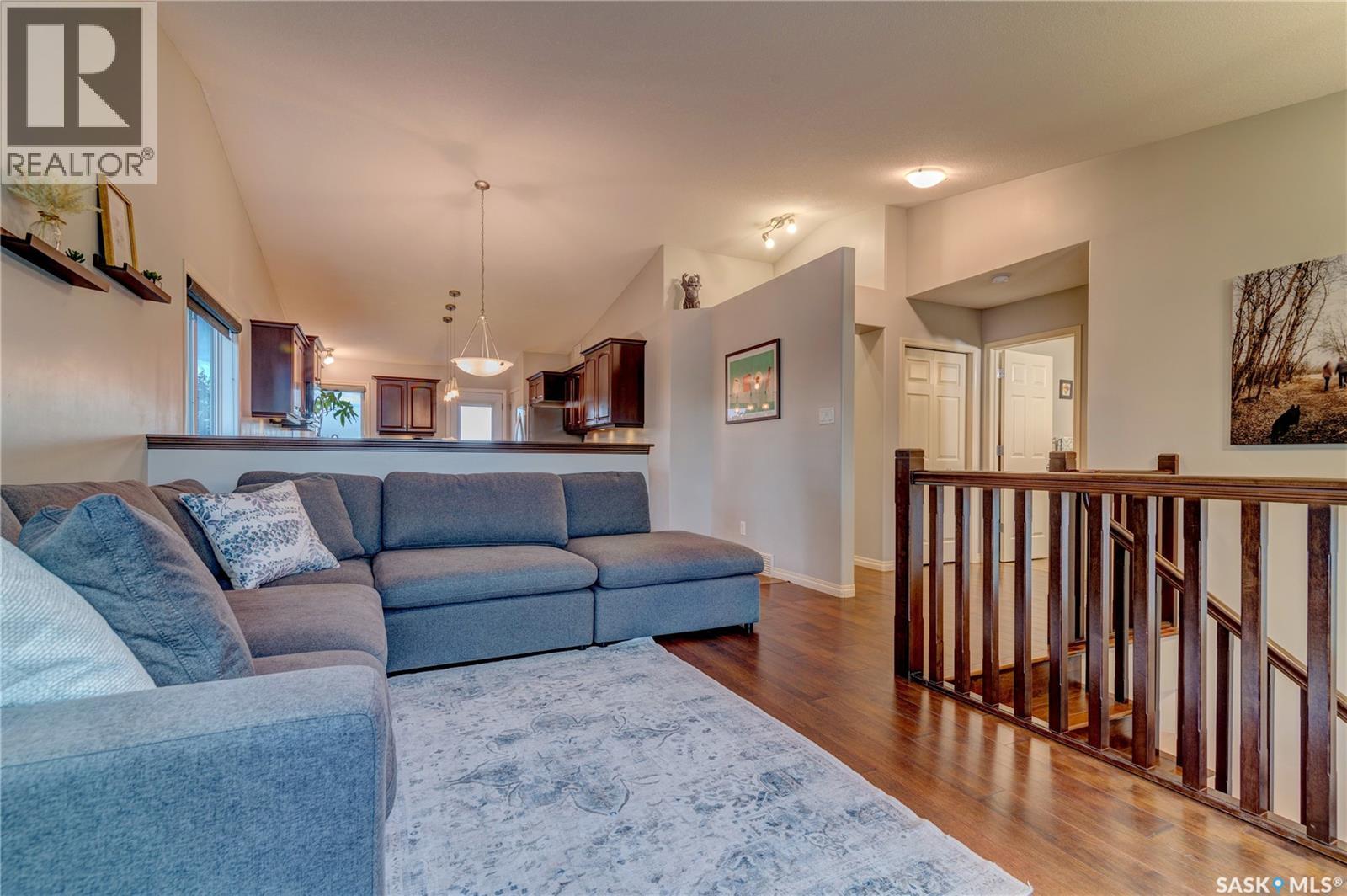 751 Bluebird CRESCENT — photo 6