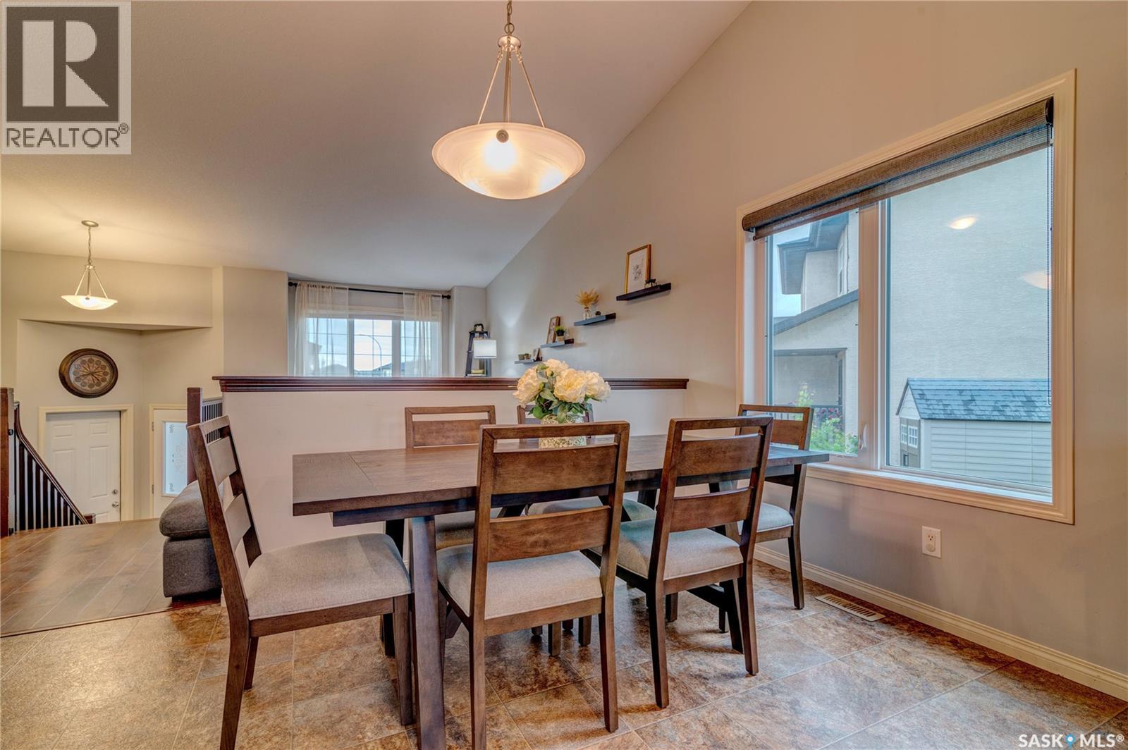 751 Bluebird CRESCENT — photo 9