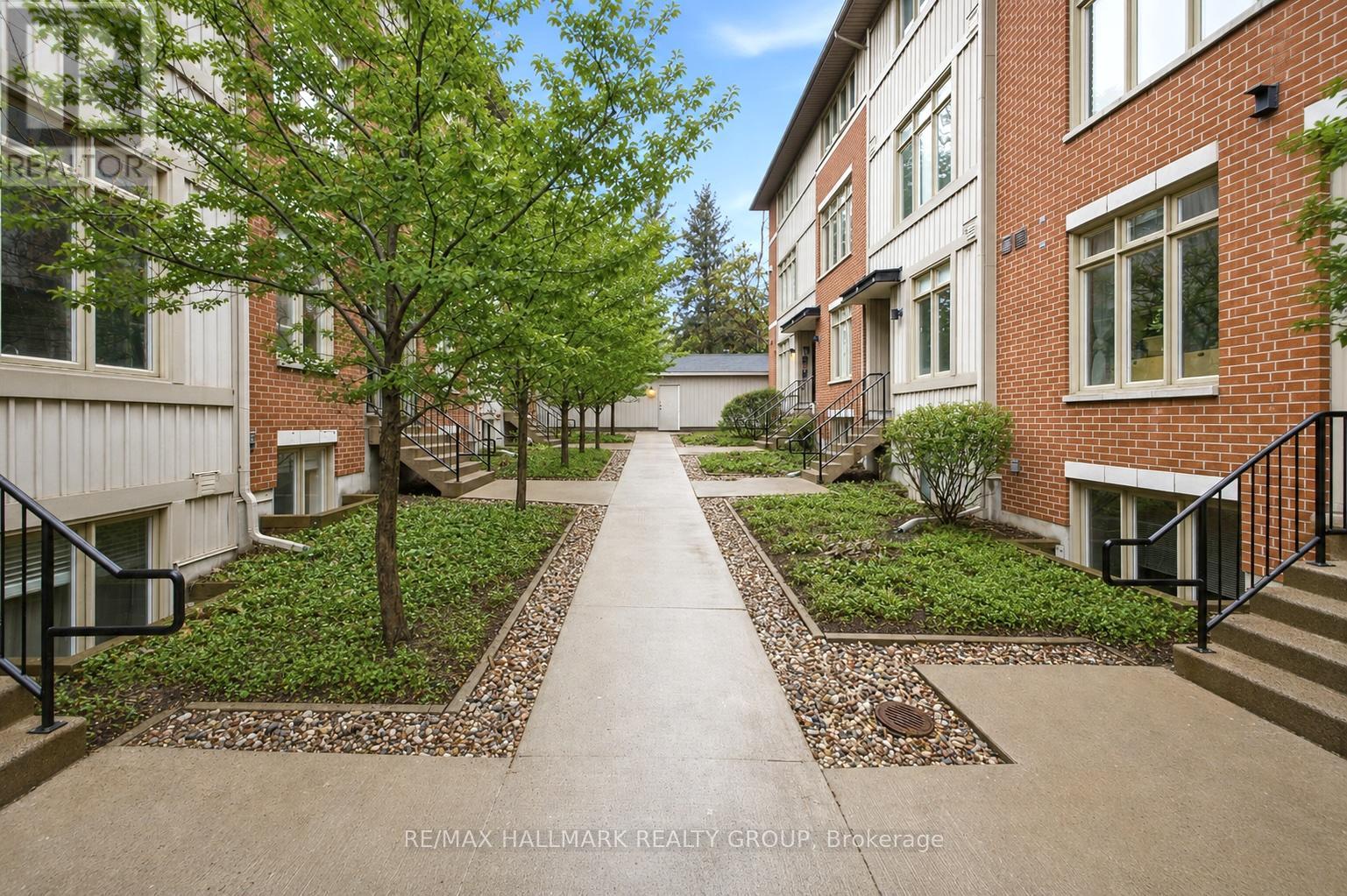 #5 795 MONTREAL ROAD - 2
