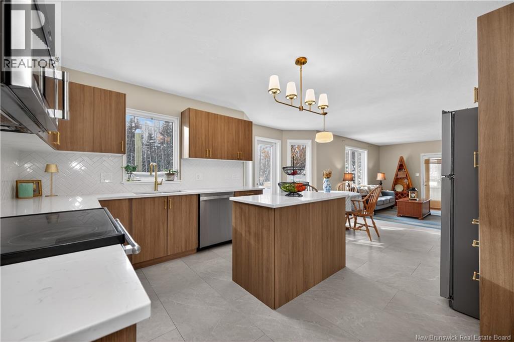 523 Alphee Street - 10