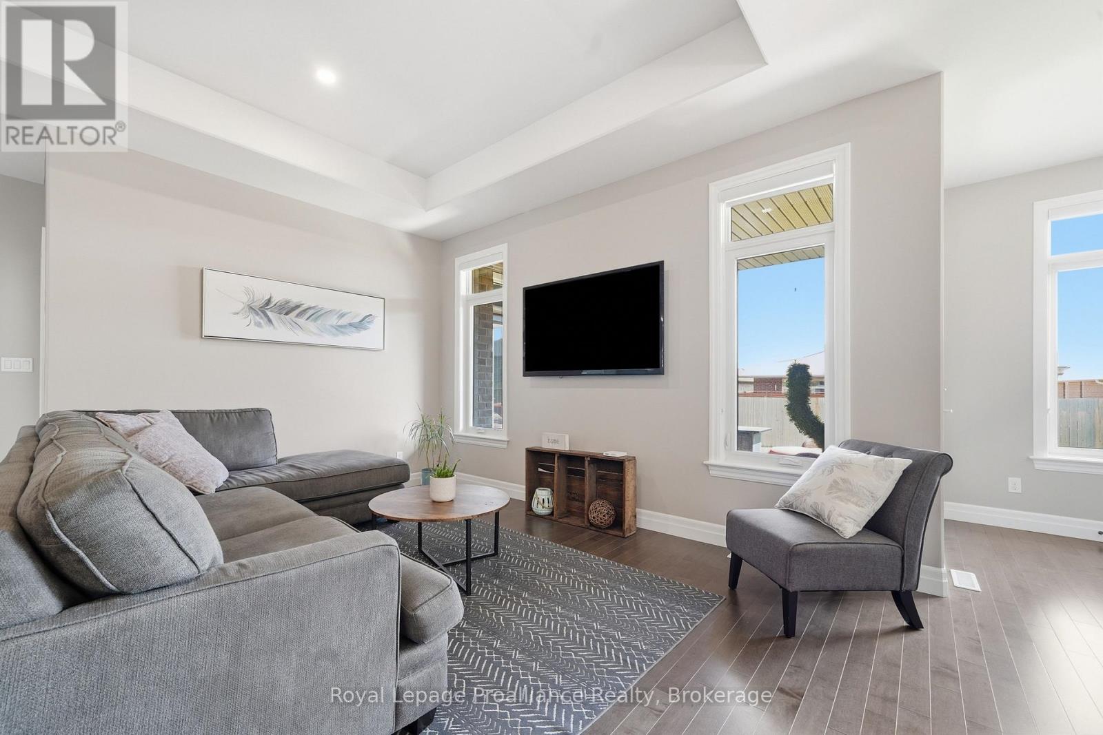 5 BEL AIR CRESCENT - 10
