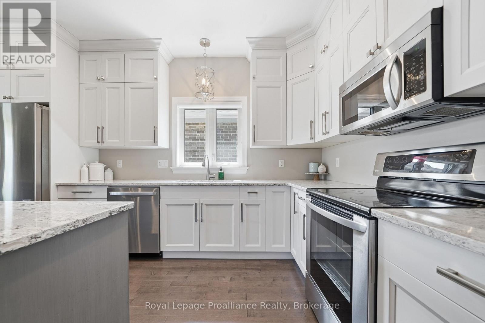 5 BEL AIR CRESCENT - 14