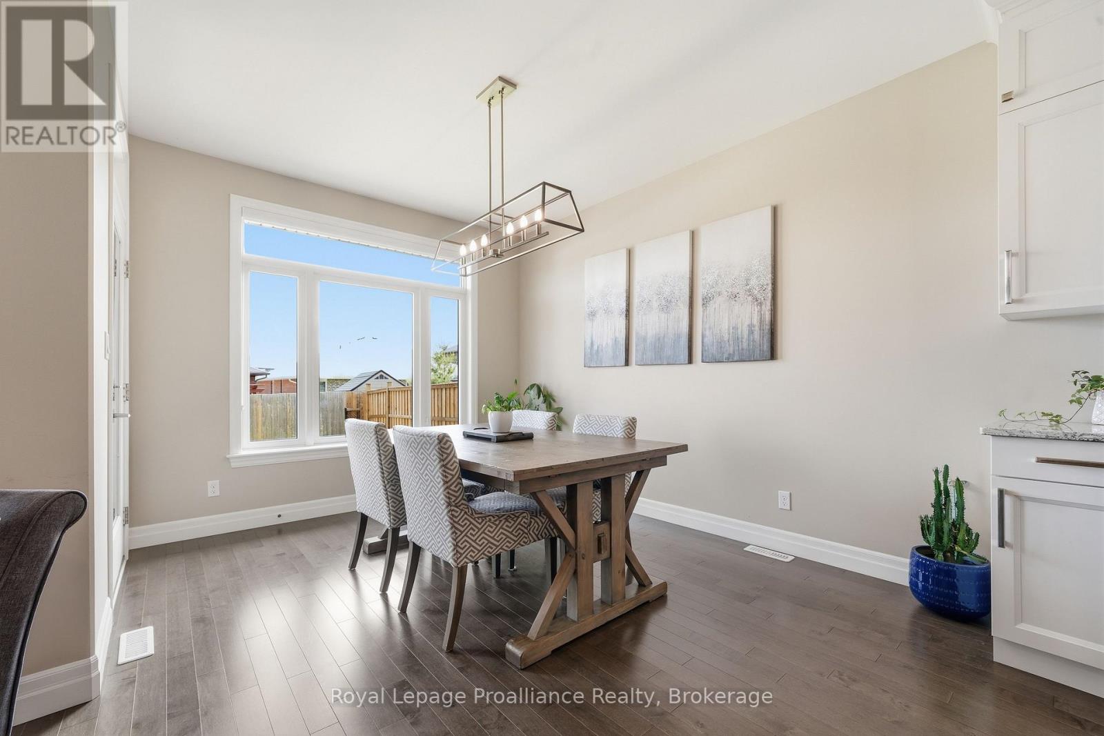 5 BEL AIR CRESCENT - 18