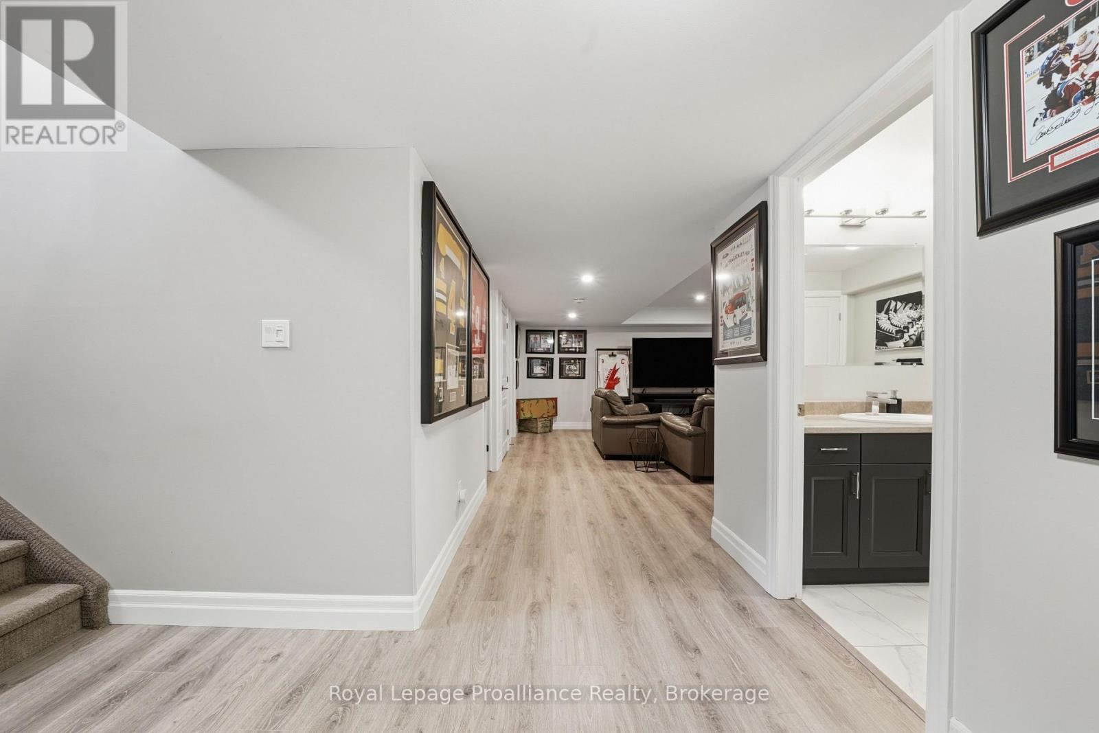 5 BEL AIR CRESCENT - 23
