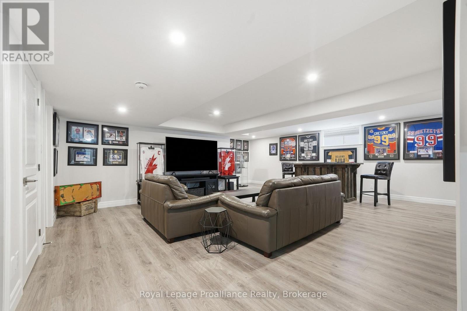 5 BEL AIR CRESCENT - 25