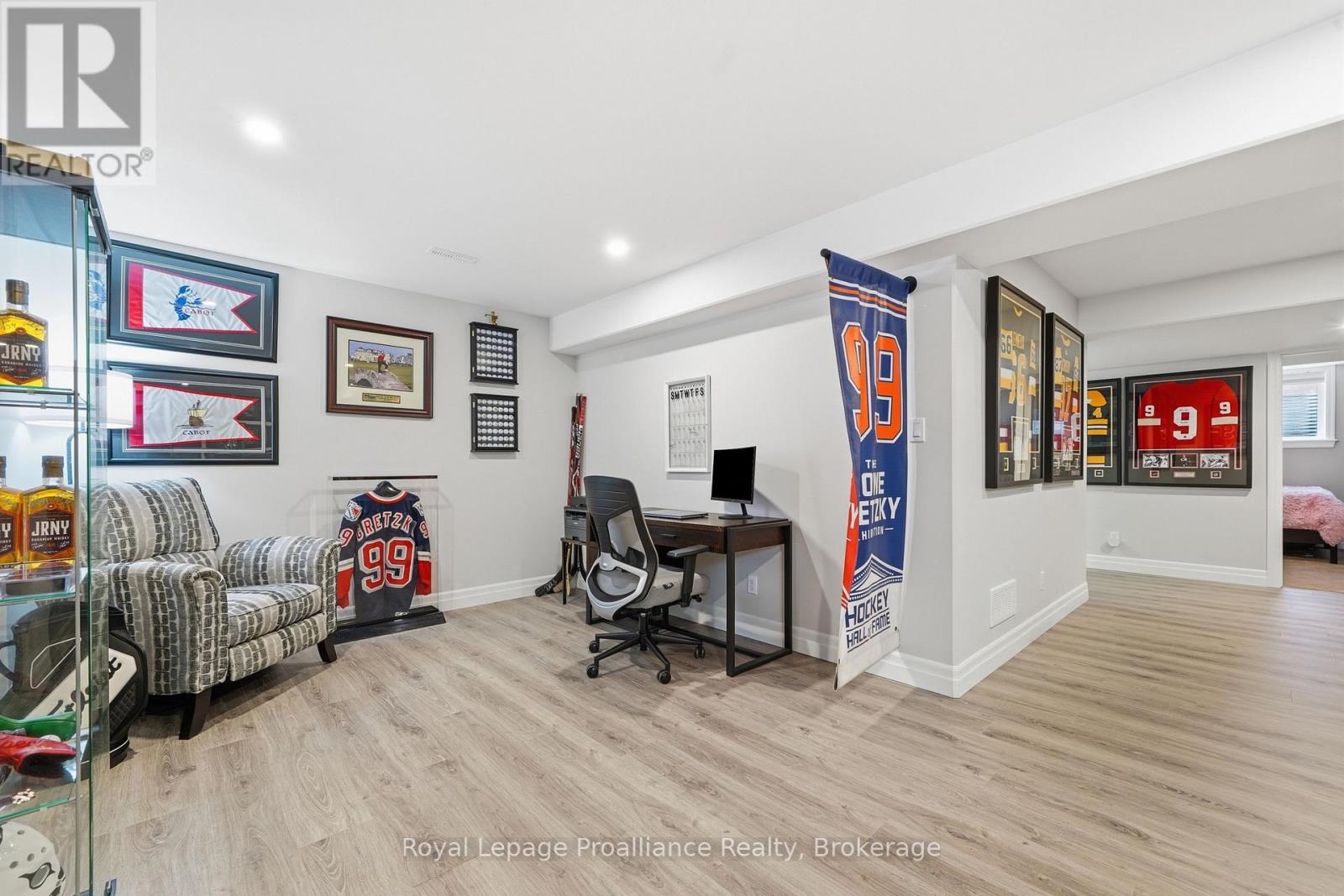 5 BEL AIR CRESCENT - 28