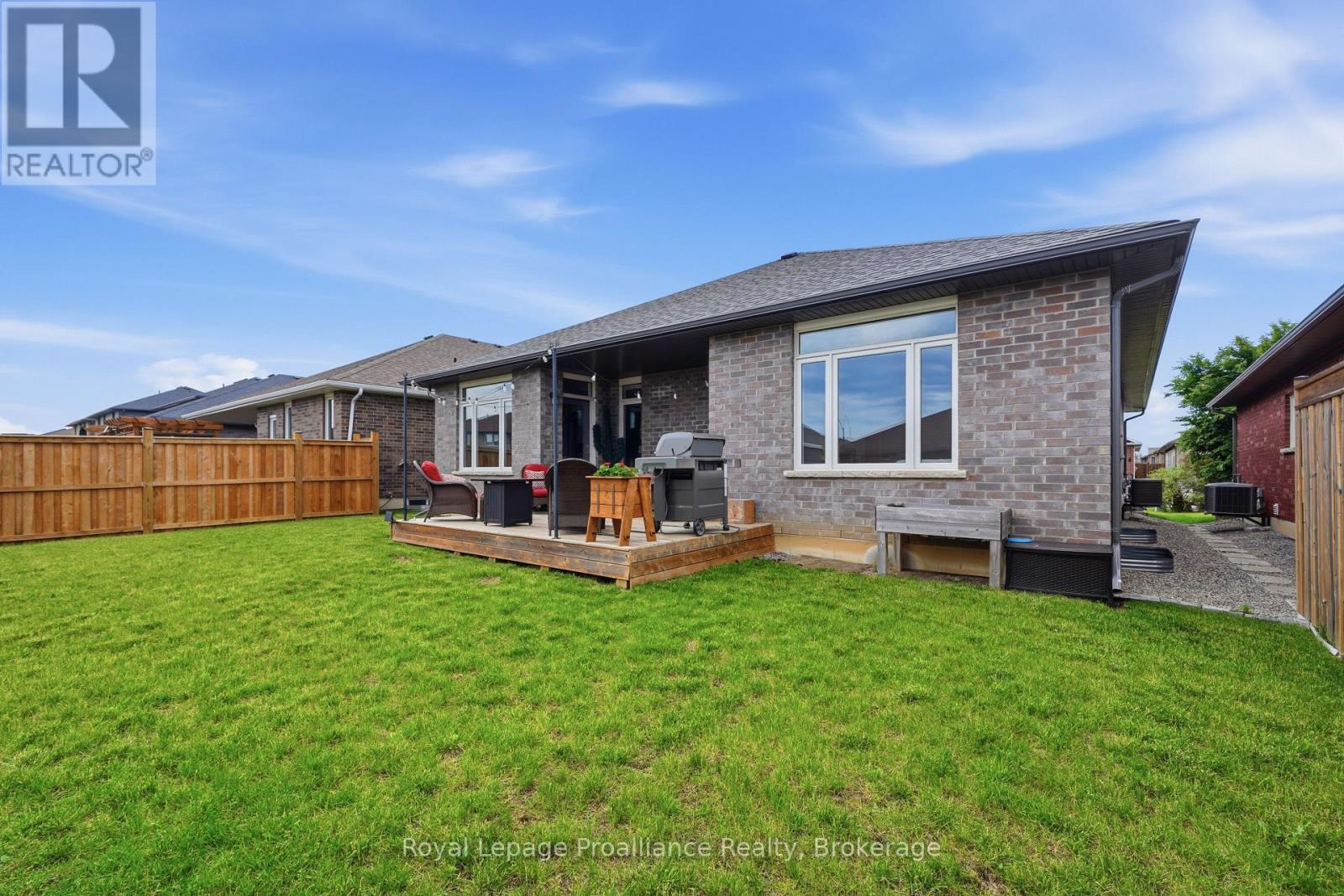 5 BEL AIR CRESCENT - 37