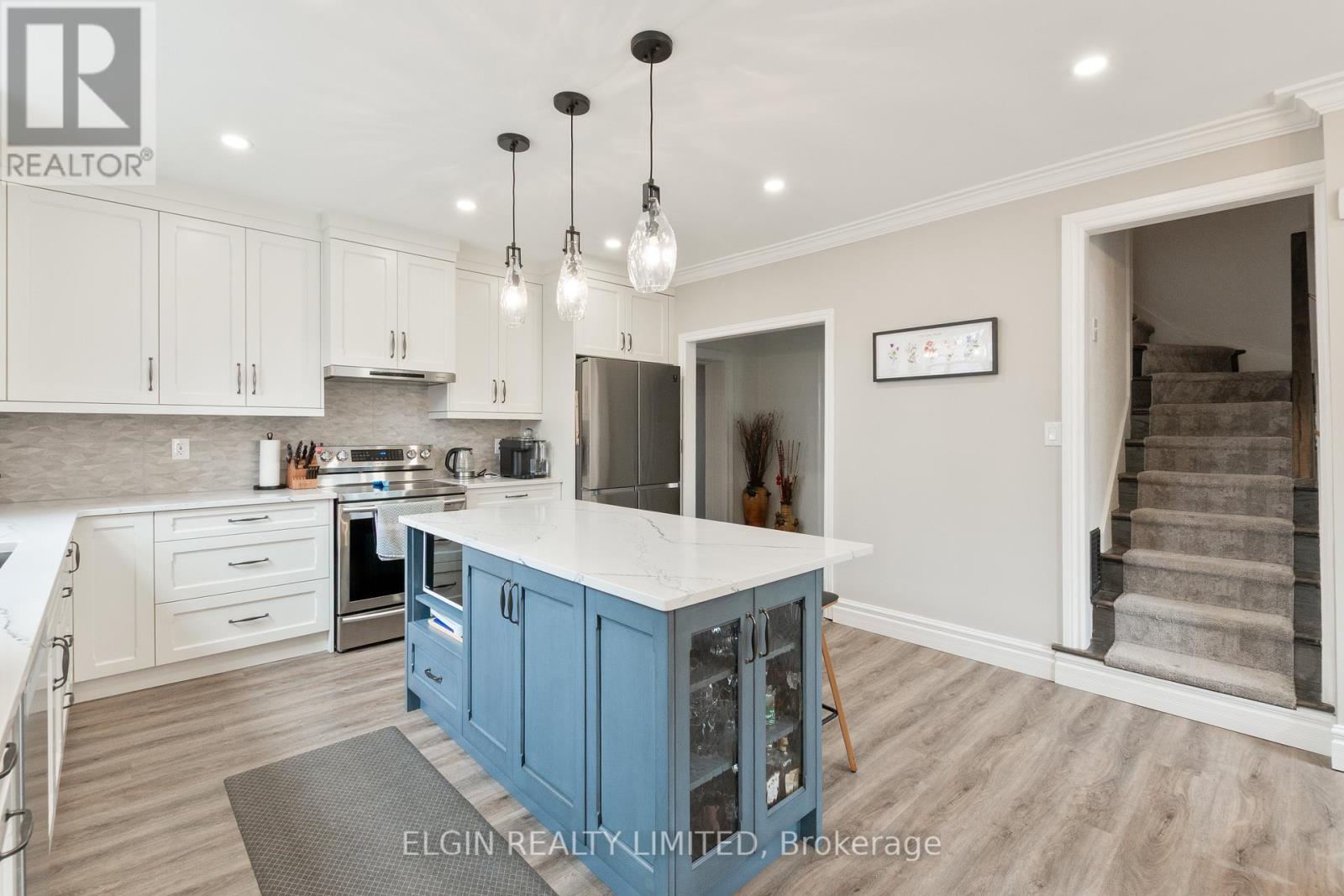 219 SUNSET DRIVE - 18