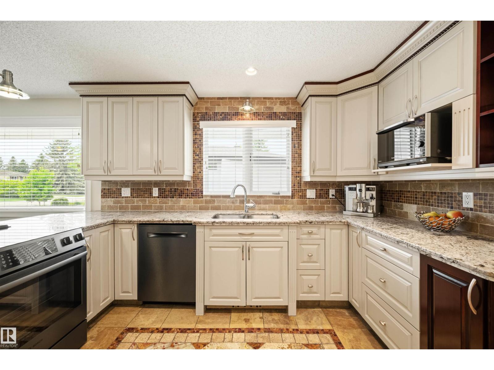 111 FAIRWAY DR NW — photo 10