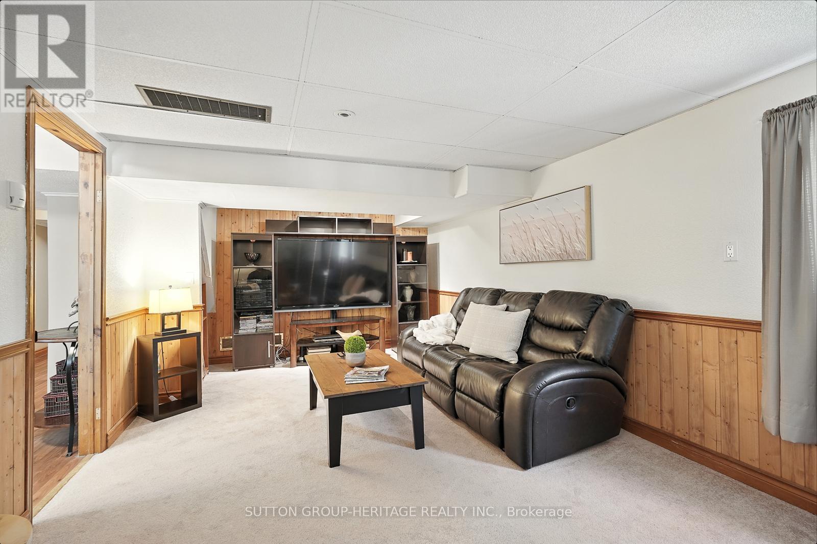 184 PIRATES GLEN DRIVE - 24
