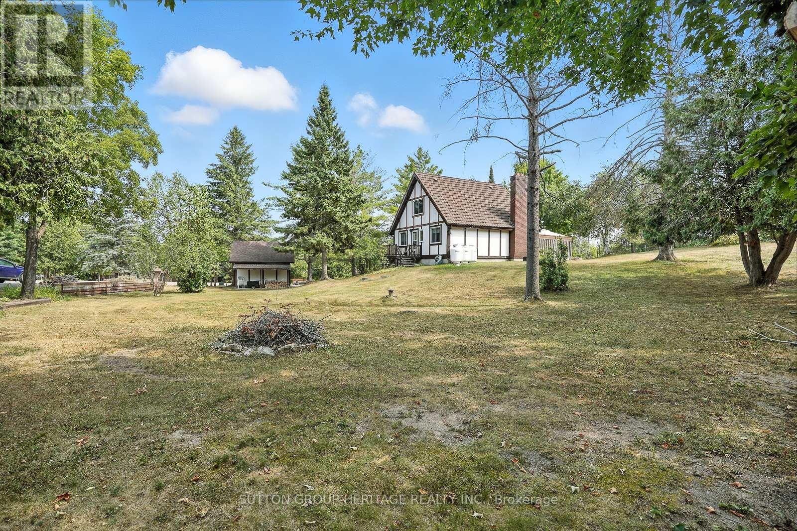 184 PIRATES GLEN DRIVE - 32
