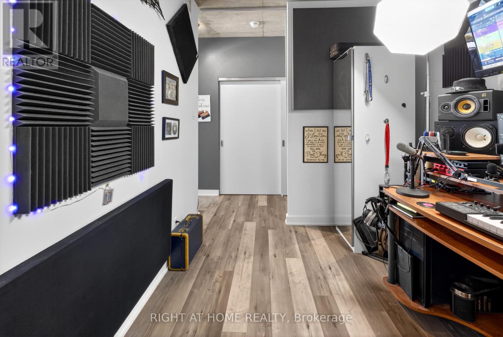 #723 349 MCLEOD STREET - 15