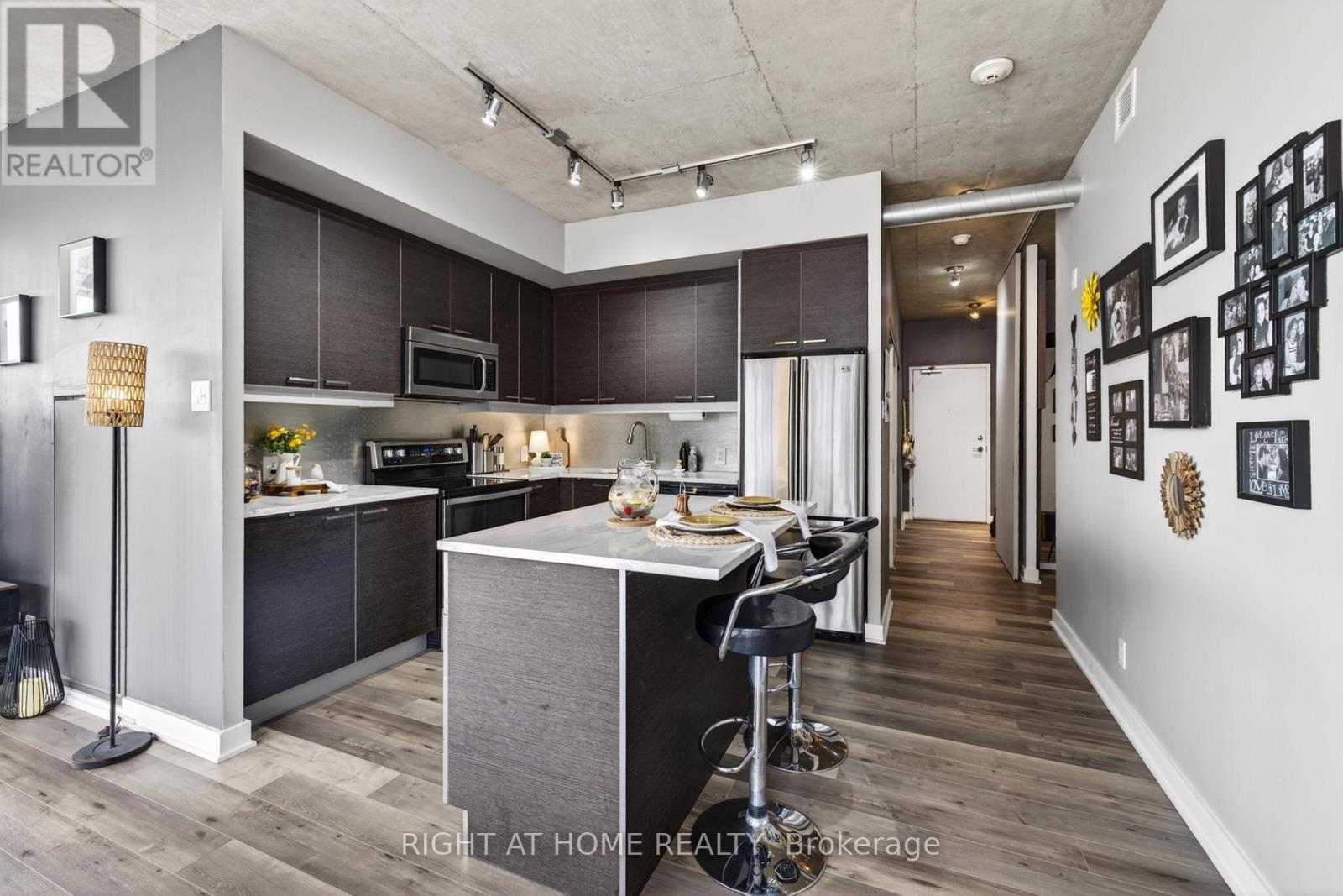 #723 349 MCLEOD STREET - 7