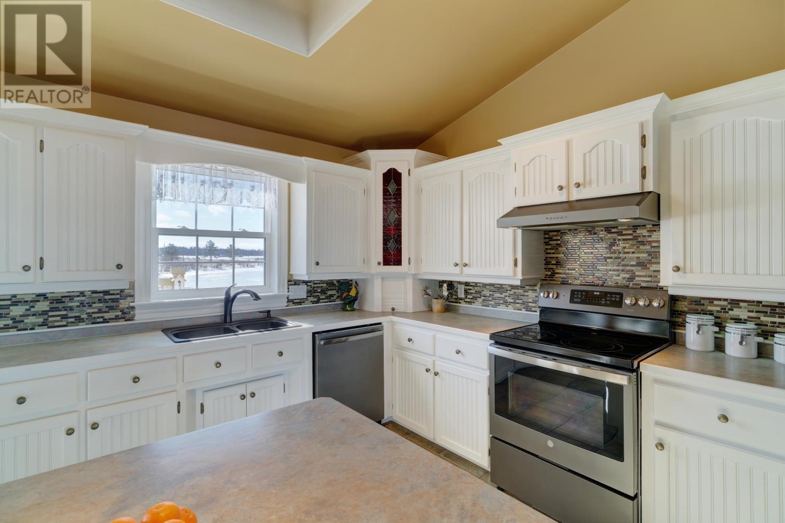 113 AYLWARD Way - 5