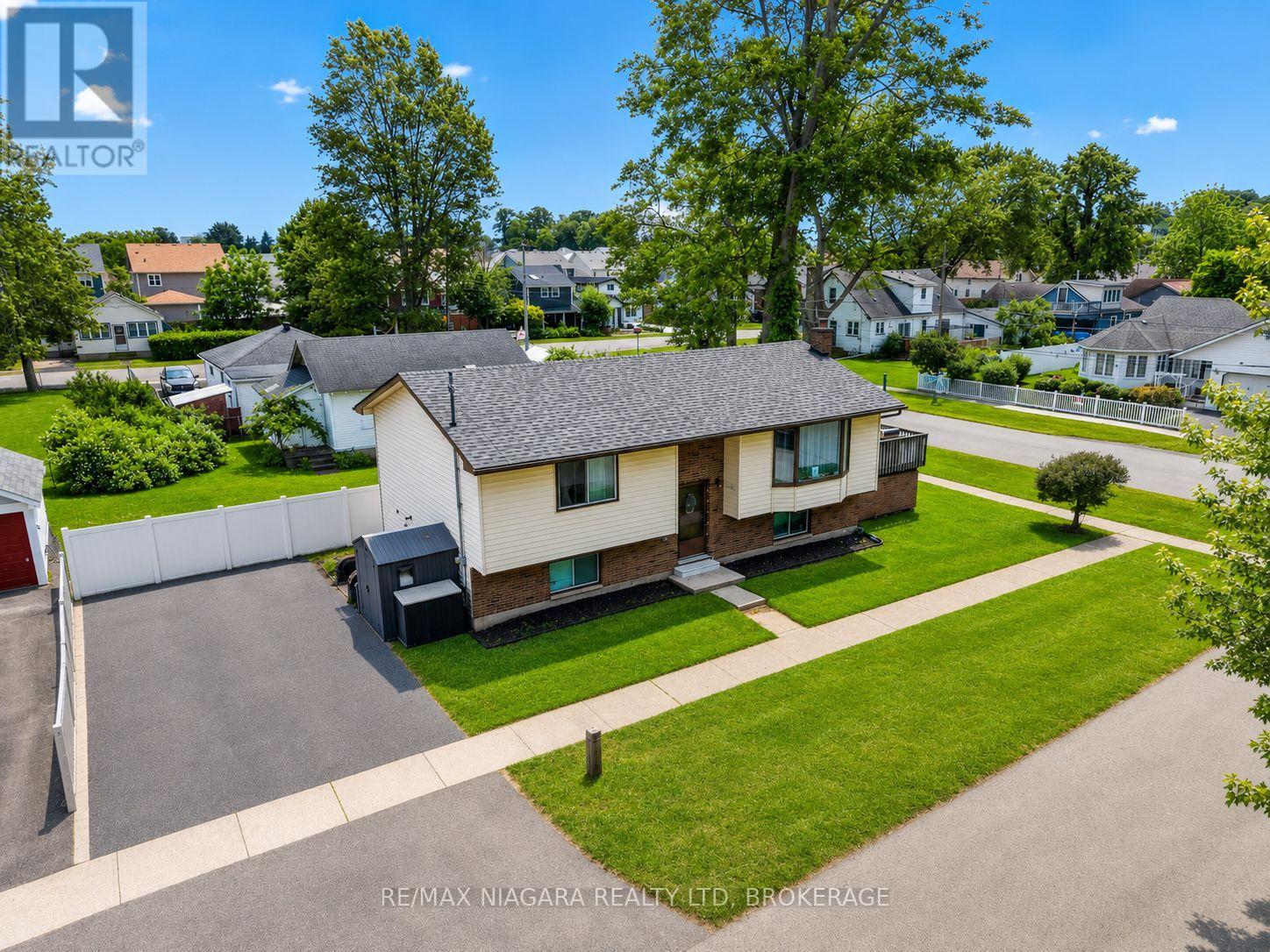 384 DOVERCOURT ROAD - 1