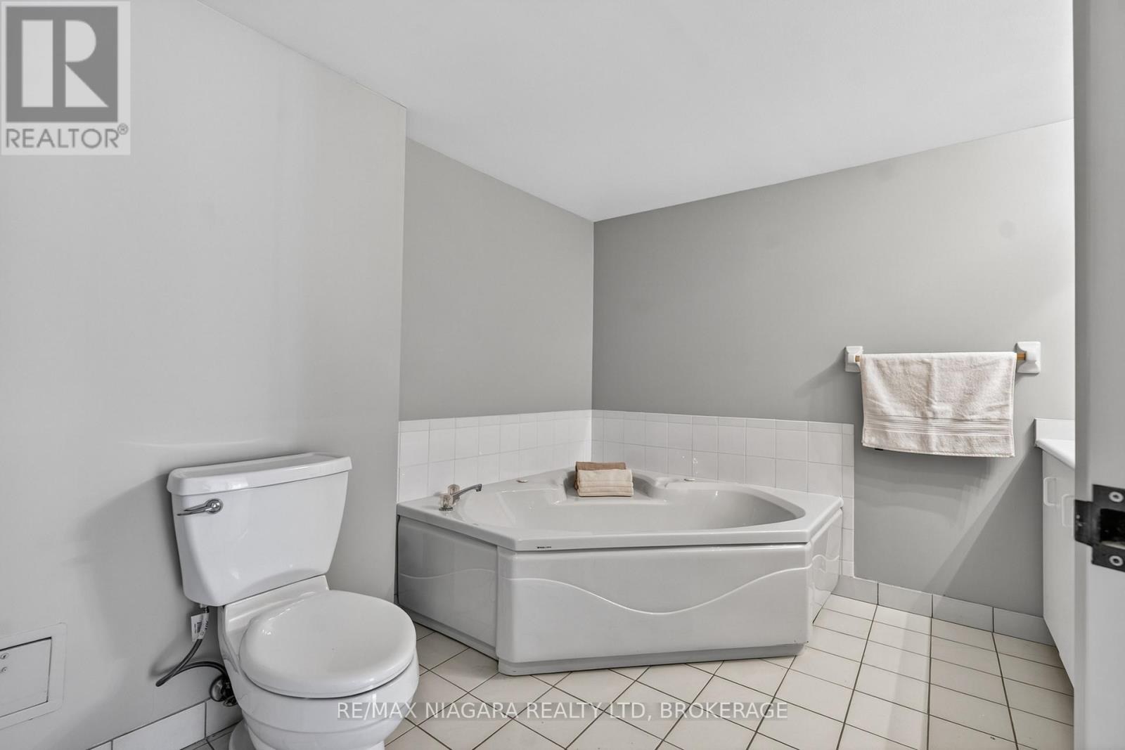 #204 162 MARTINDALE ROAD - 23
