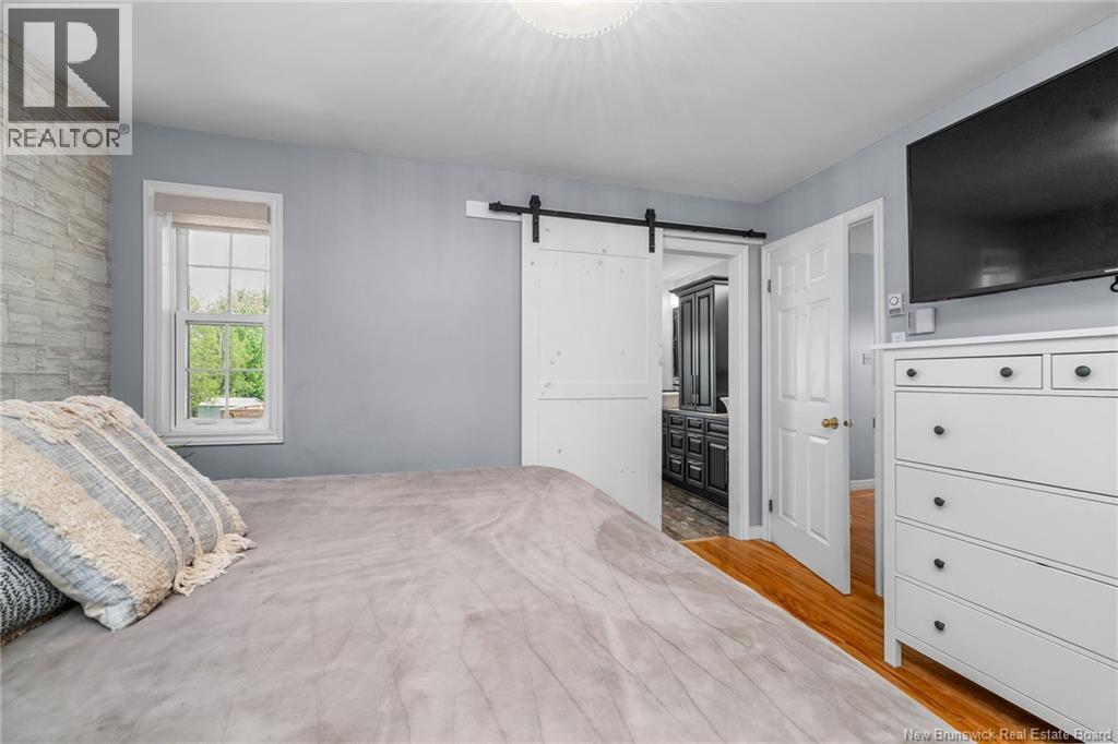 613 Clarence-Cormier Street - 27