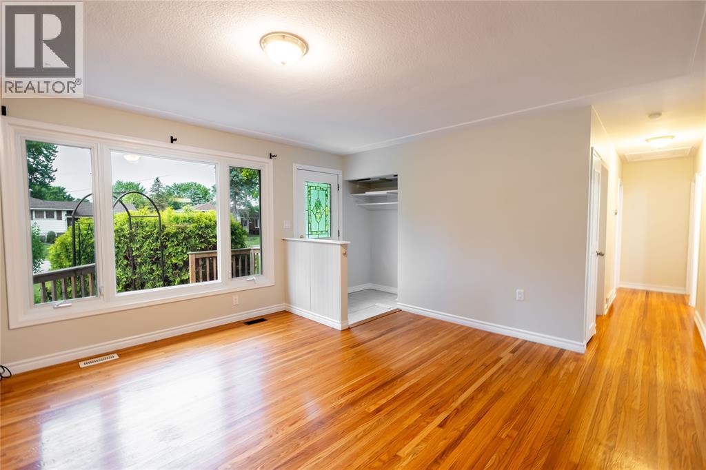 372 VROOM STREET - 5