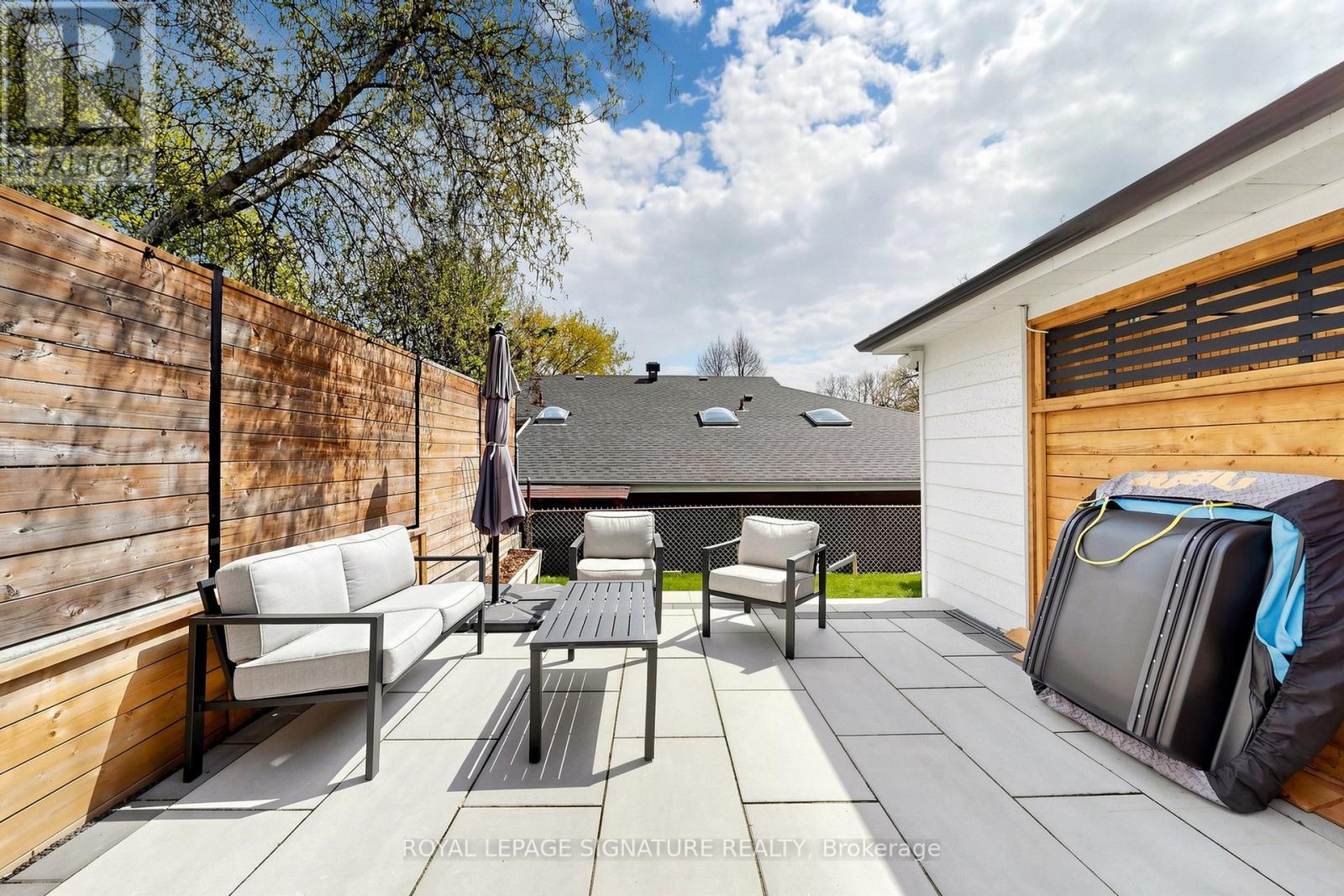 Outdoor space for tenant