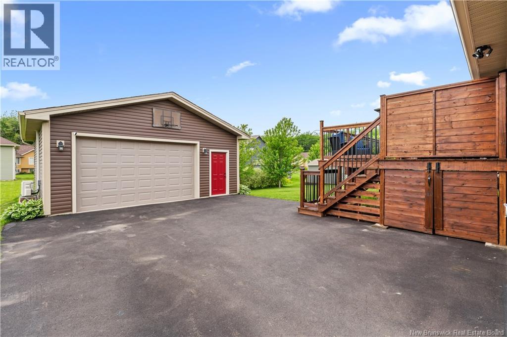 253 Chatellerault Street - Image 31