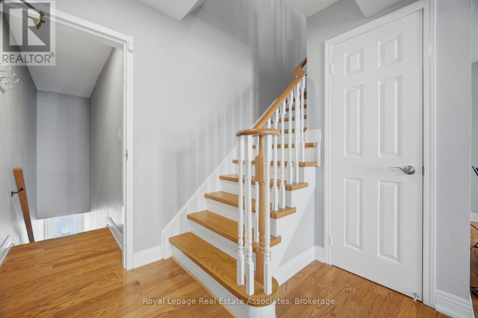 192 LOUISBOURG WAY - 19