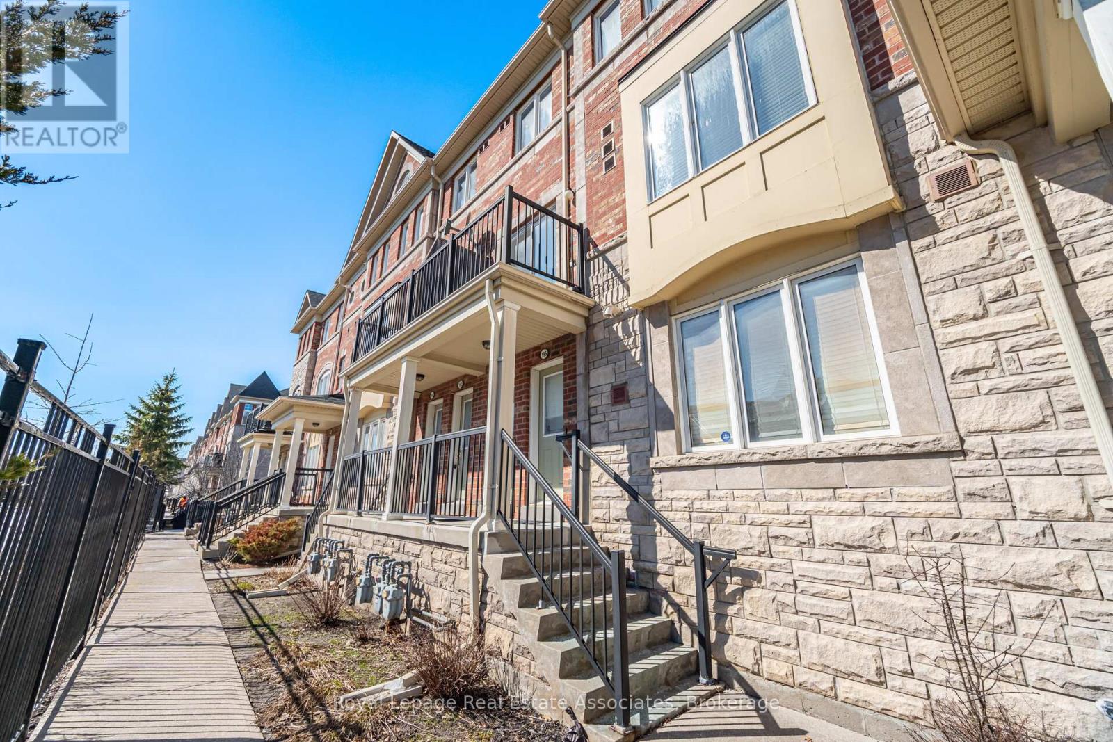 192 LOUISBOURG WAY - 36