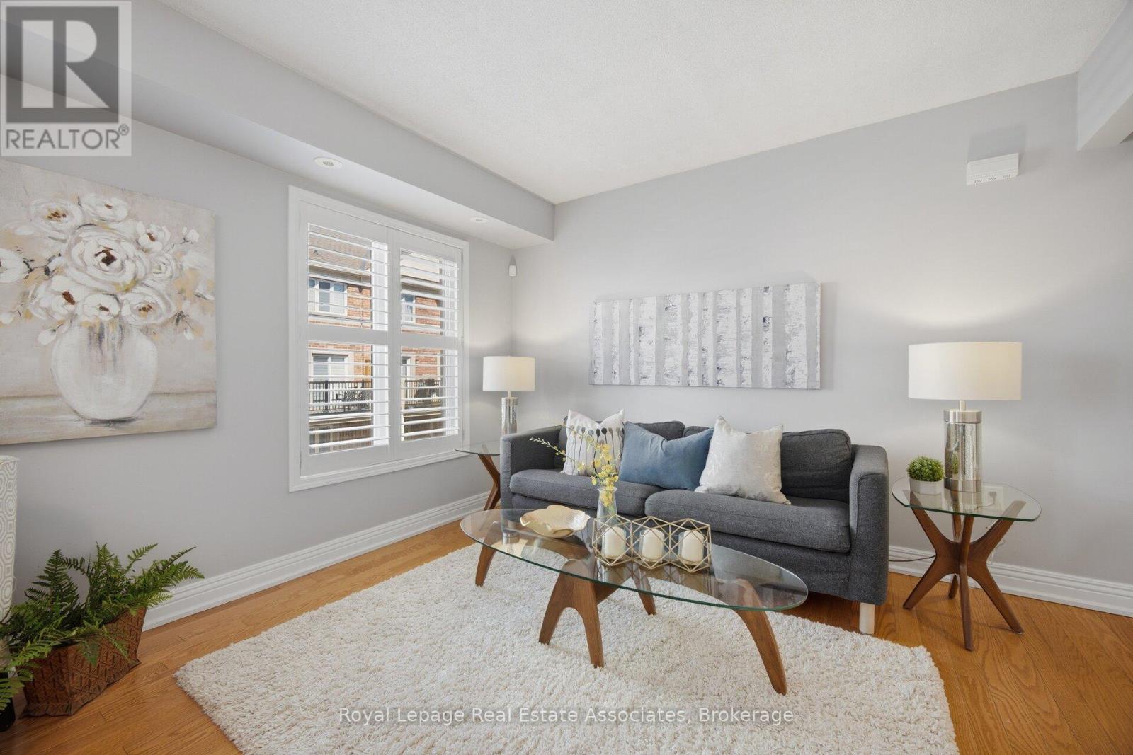 192 LOUISBOURG WAY - 4
