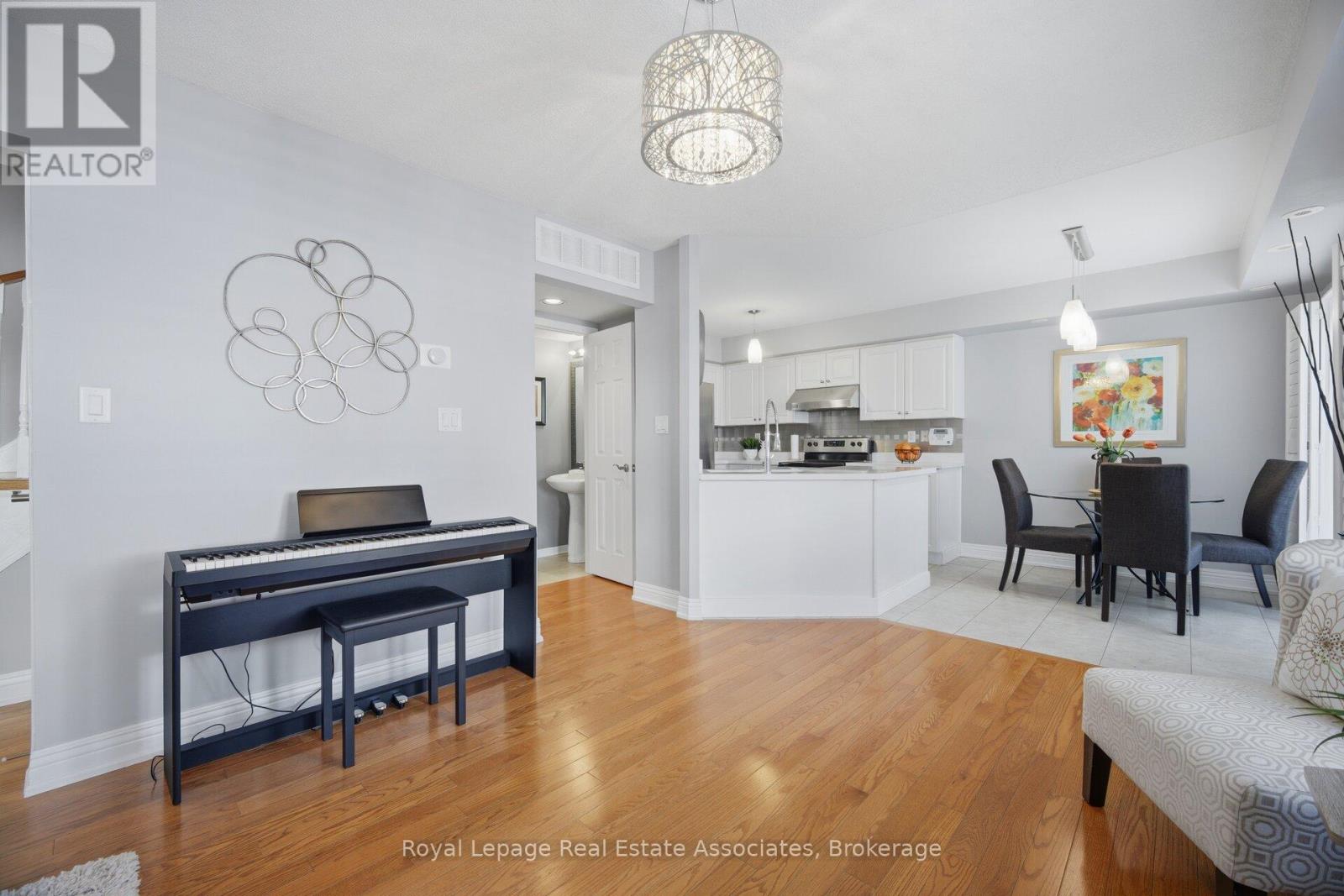192 LOUISBOURG WAY - 8