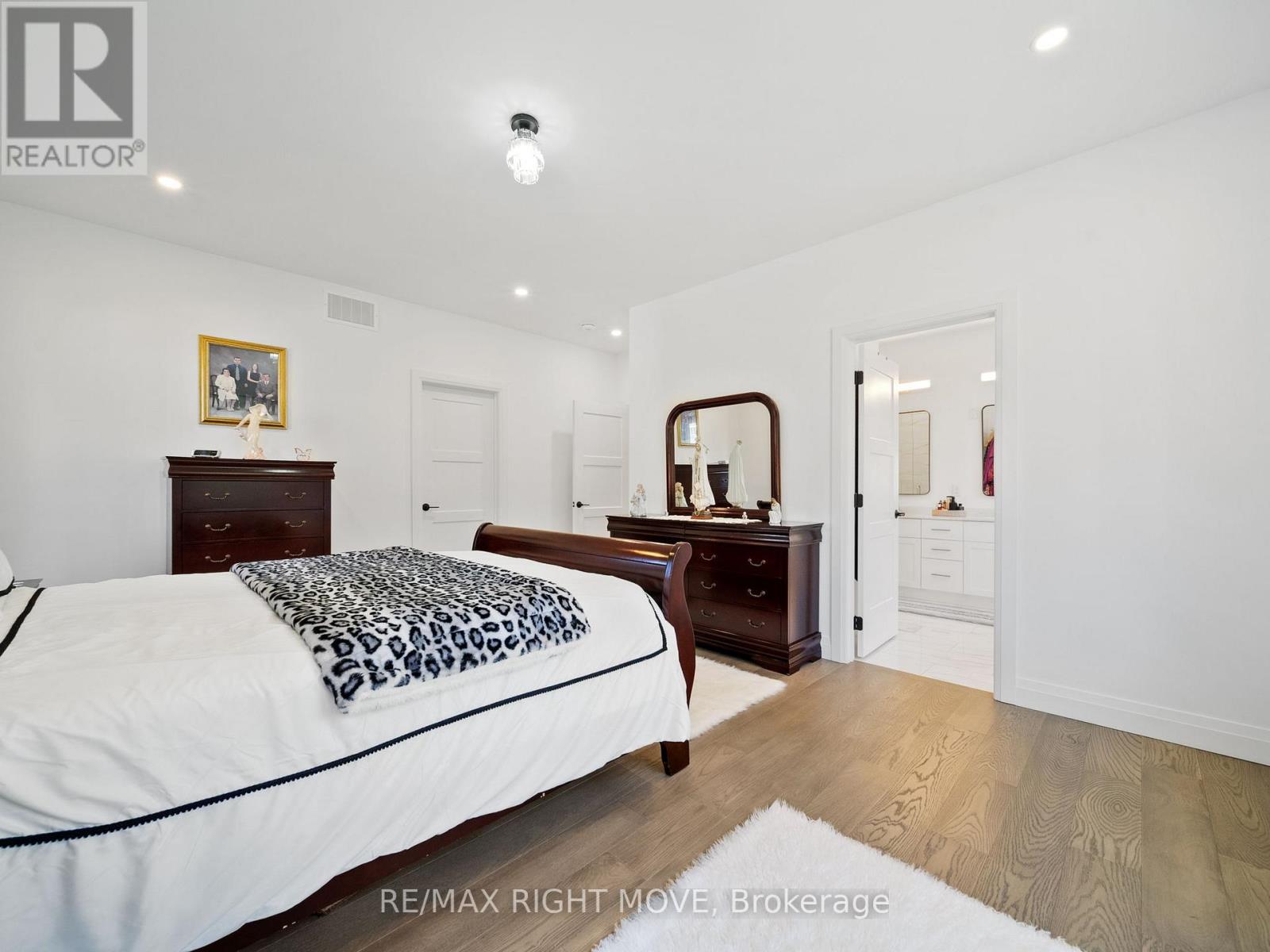 22 BELLEHUMEUR ROAD - 22