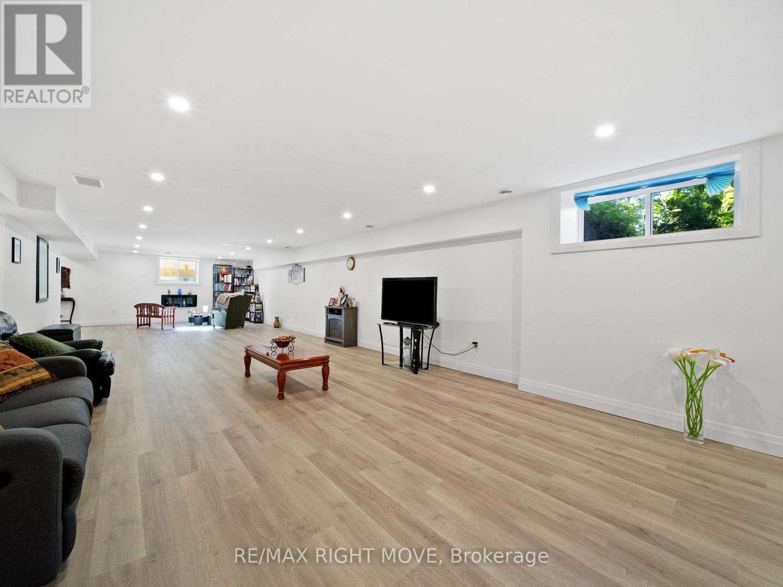 22 BELLEHUMEUR ROAD - 30