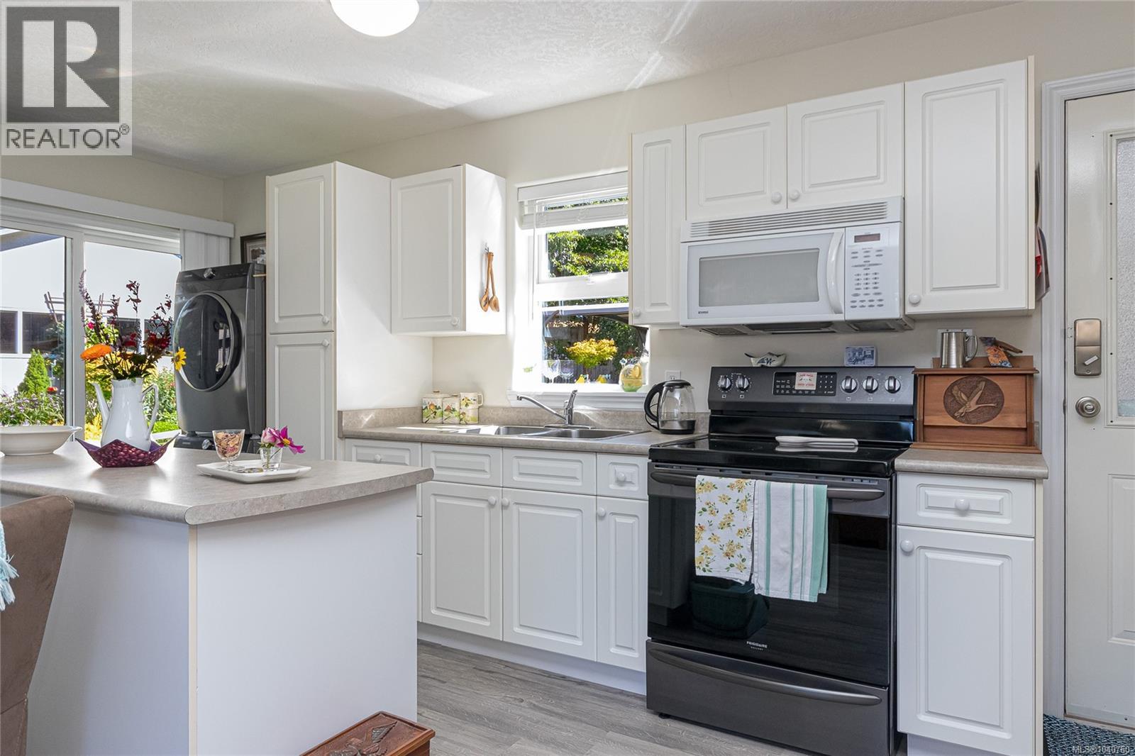 6810 West Coast Rd, Sooke