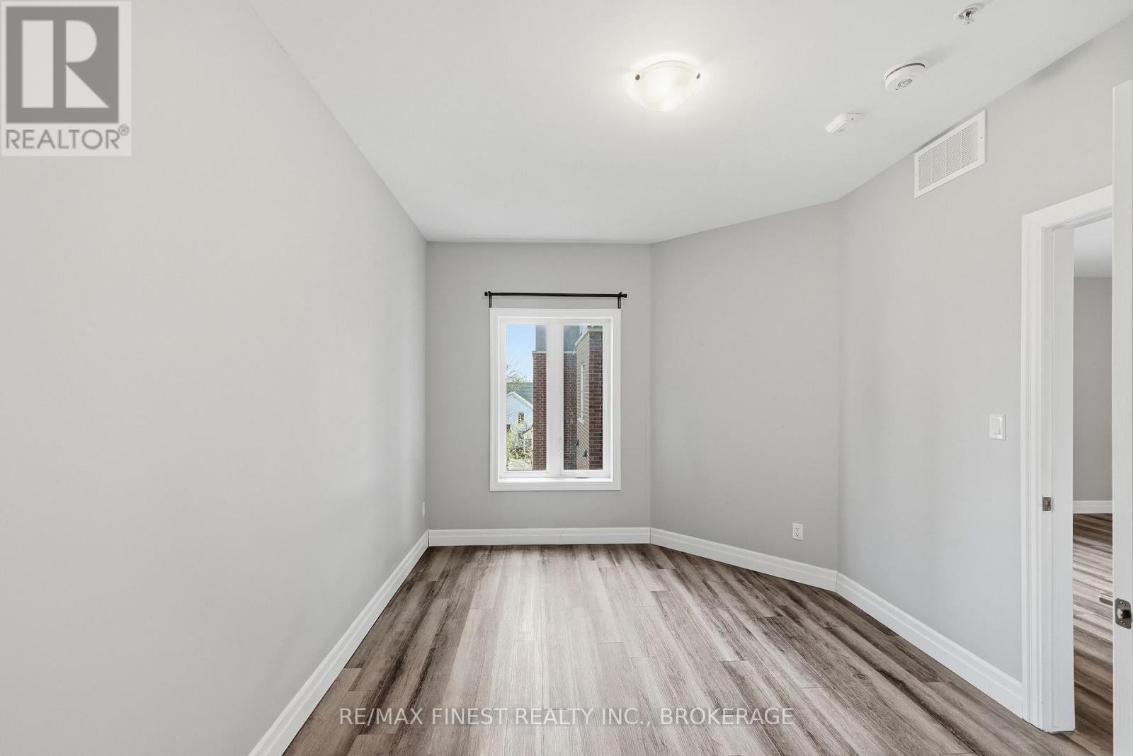 #308 501 FRONTENAC STREET - 35