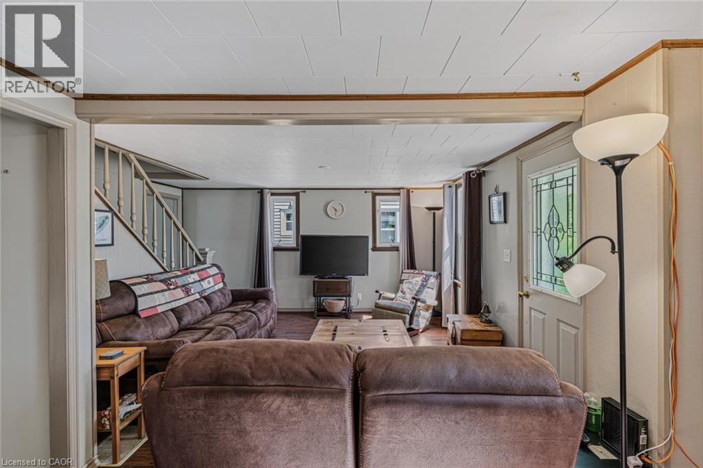 2-bedroom home for sale at 124 ORCHARD Avenue, Simcoe ON · photo 7 of 47