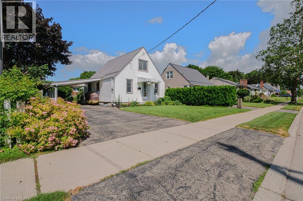 2-bedroom home for sale at 124 ORCHARD Avenue, Simcoe ON · photo 3 of 47