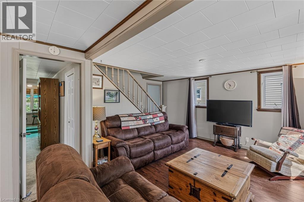 2-bedroom home for sale at 124 ORCHARD Avenue, Simcoe ON · photo 10 of 47