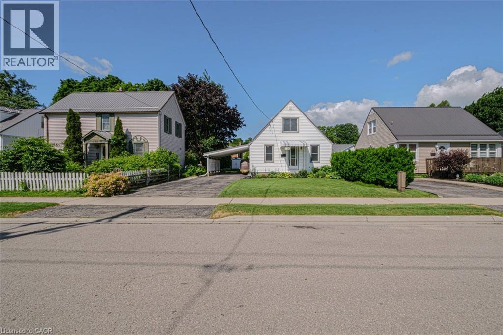 2-bedroom home for sale at 124 ORCHARD Avenue, Simcoe ON · photo 2 of 47