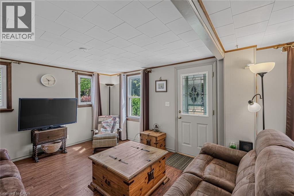 2-bedroom home for sale at 124 ORCHARD Avenue, Simcoe ON · photo 6 of 47