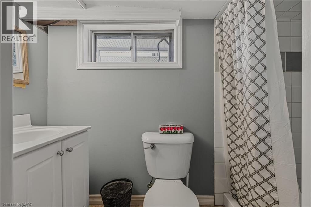 2-bedroom home for sale at 124 ORCHARD Avenue, Simcoe ON · photo 32 of 47