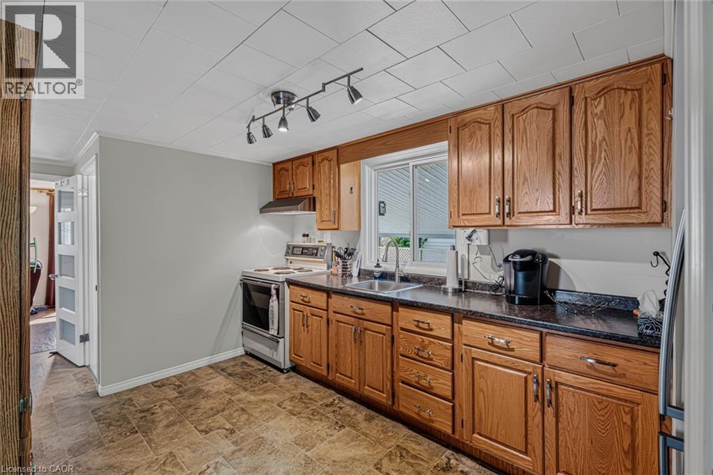 2-bedroom home for sale at 124 ORCHARD Avenue, Simcoe ON · photo 13 of 47