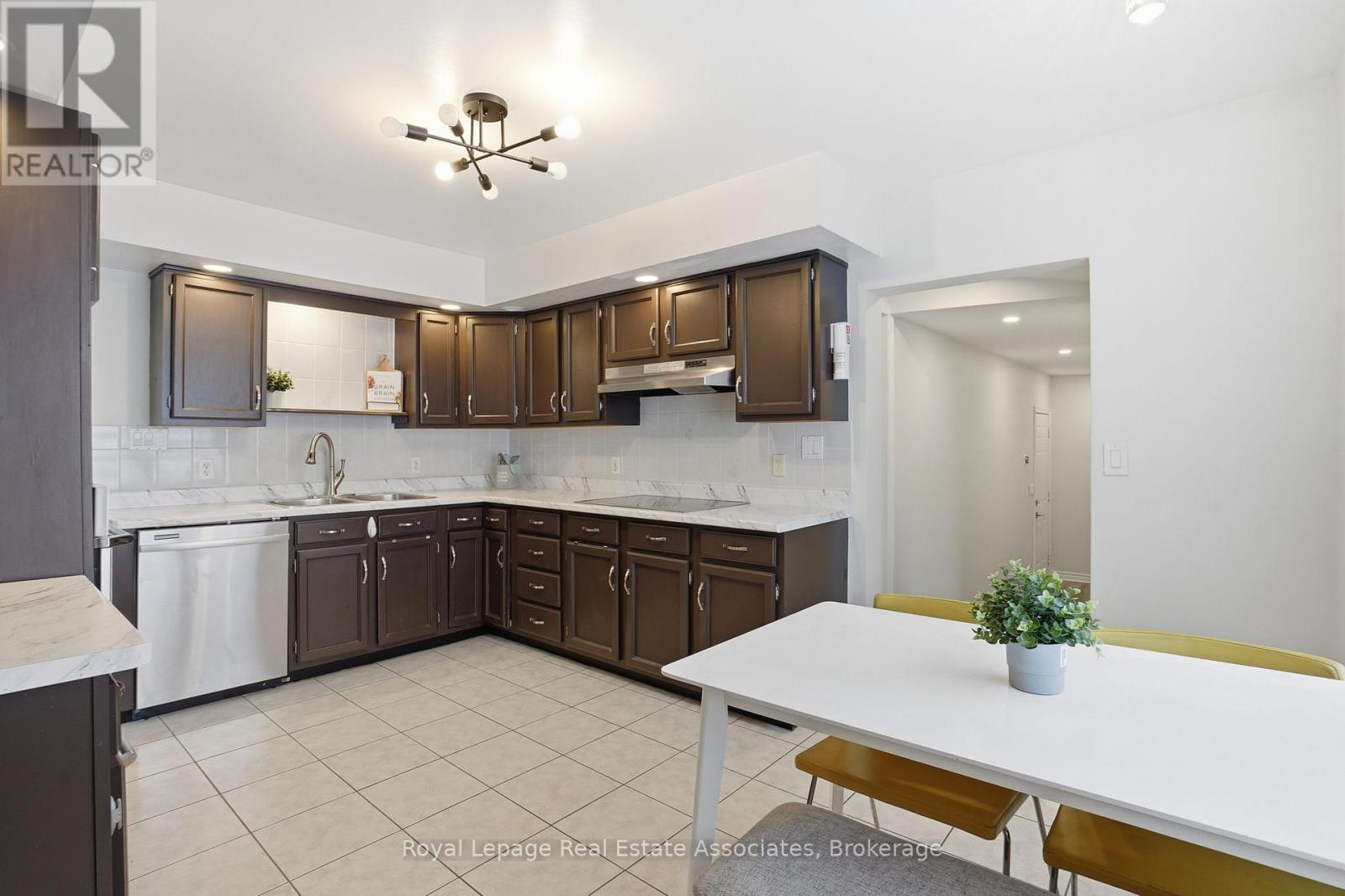 3132 EVADERE AVENUE - 18