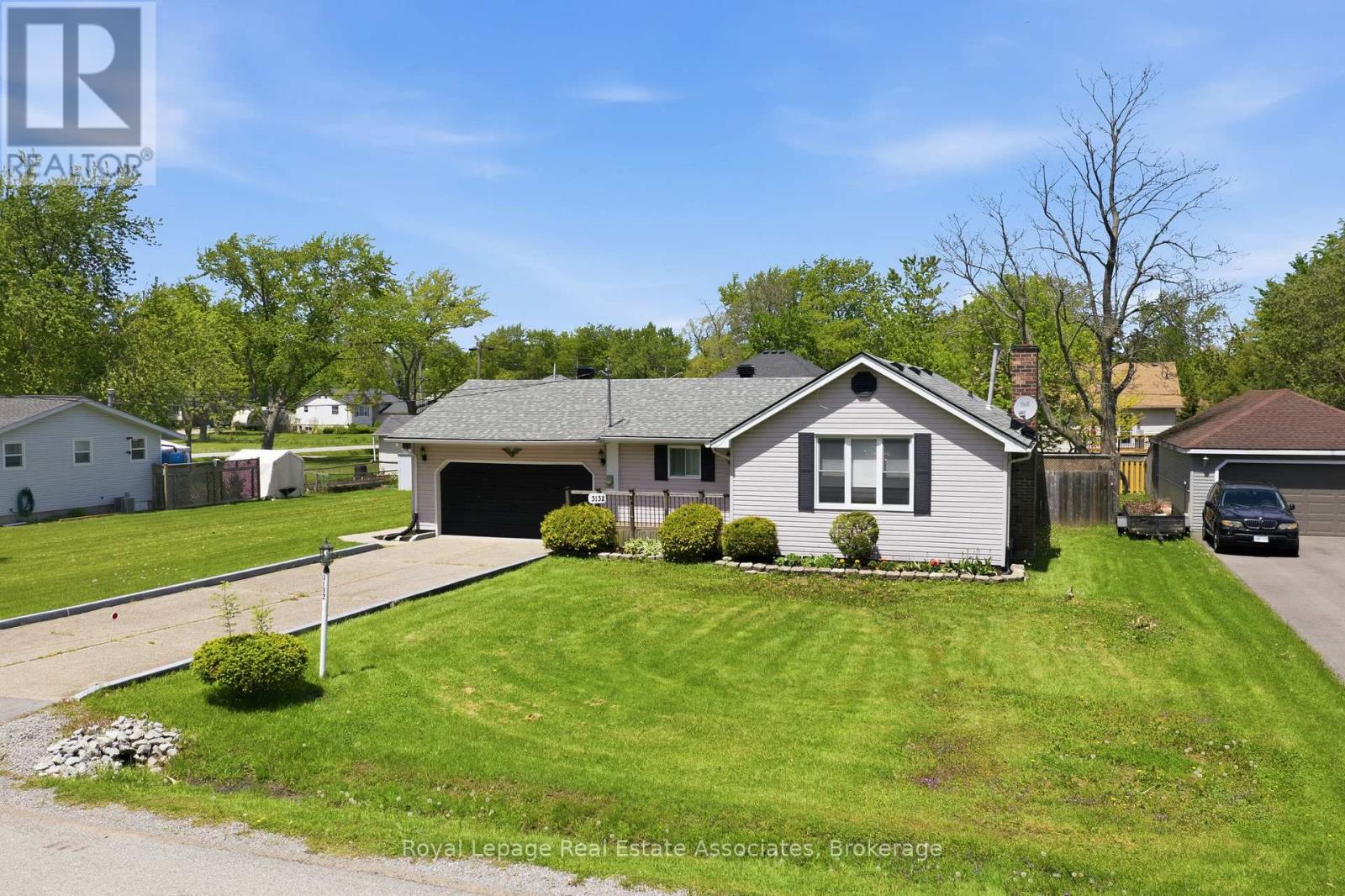 3132 EVADERE AVENUE - 3