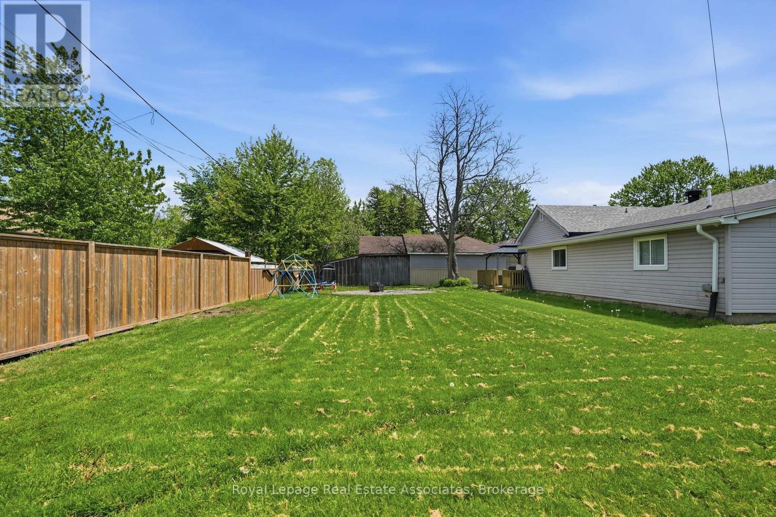 3132 EVADERE AVENUE - 33