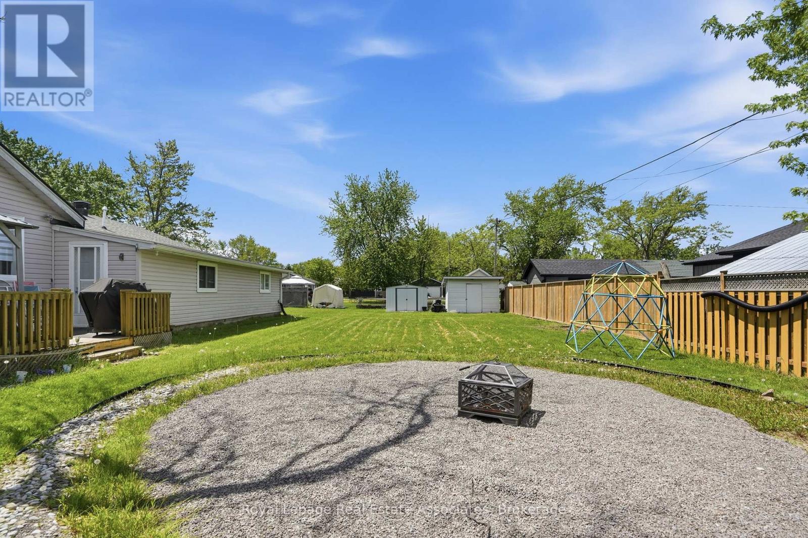 3132 EVADERE AVENUE - 35