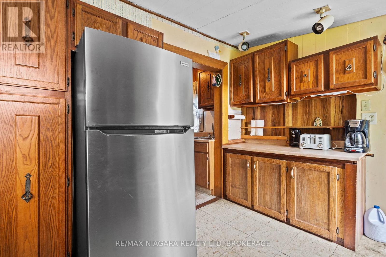 12211 LAKESHORE ROAD - 16